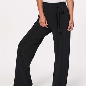 Lululemon Noir Pant